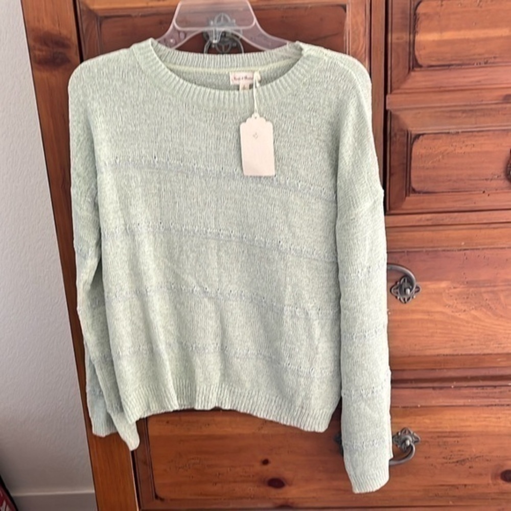 Hem & Thread Light Green Crew Neck Sweater Size Medium NWT